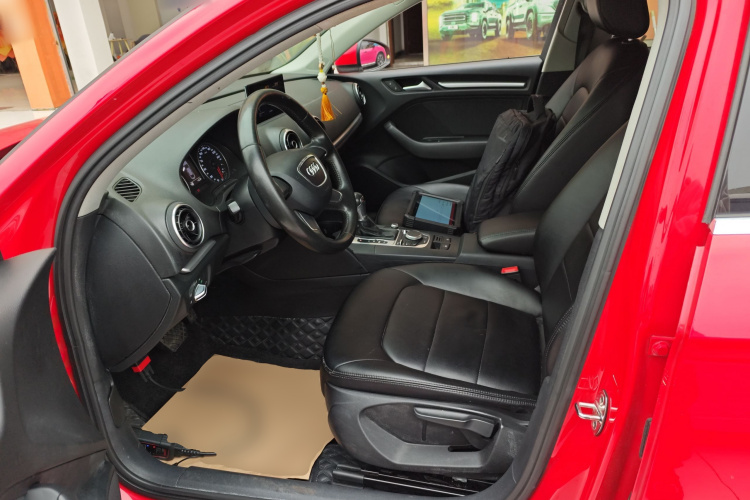 奥迪A3 2014款 Limousine 35 TFSI 自动进取型中控内饰19