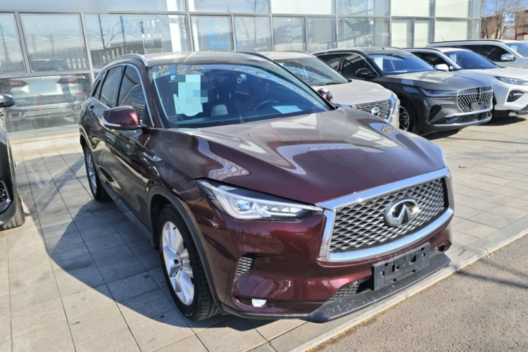 英菲尼迪QX50 2018款 2.0T 两驱时尚版车身外观3