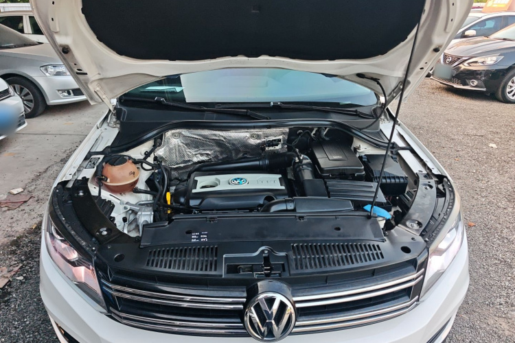 大众 途观 2016款 300TSI 自动两驱舒适版机舱底盘24