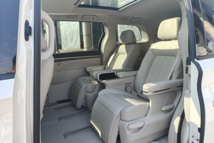 广汽传祺 传祺M8 2020款 领航款 390T 尊贵版中控内饰7003