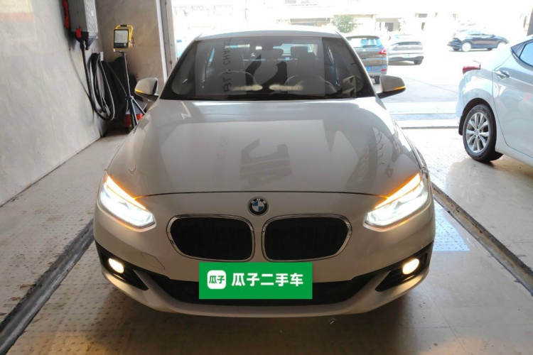 宝马1系 2019款 118i 时尚型车身外观2