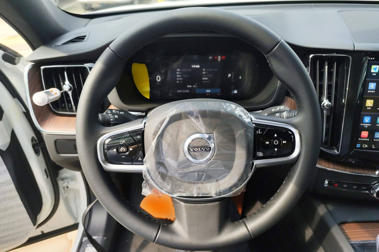 沃尔沃XC60 2025款 B5 四驱智远豪华版中控内饰13