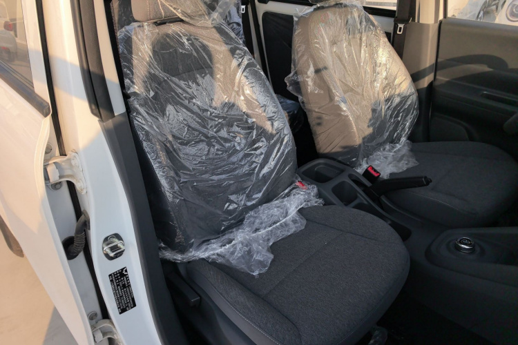 五菱汽车 五菱宏光新能源 2024款 纯电版 300KM 标准型局部细节41