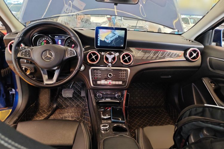 奔驰GLA 2018款 GLA 200 动感型中控内饰7002