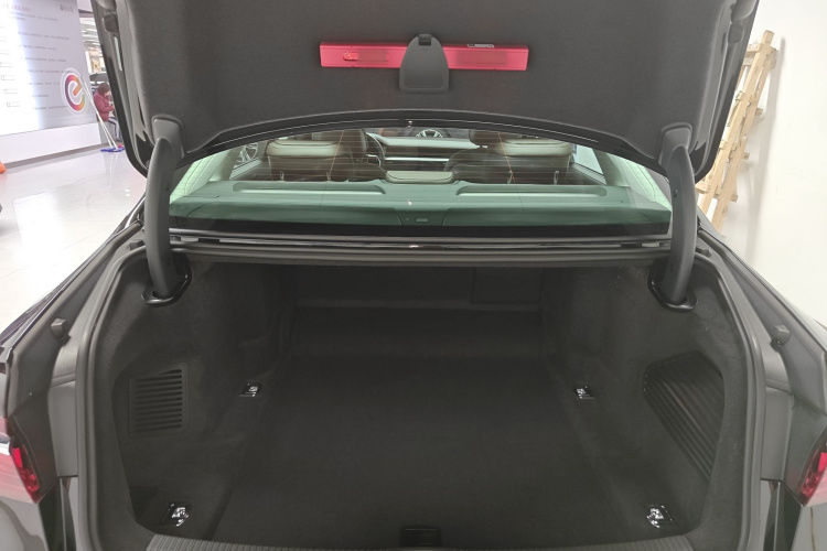 奥迪A8 2024款 A8L 50 TFSI quattro 臻选型局部细节23