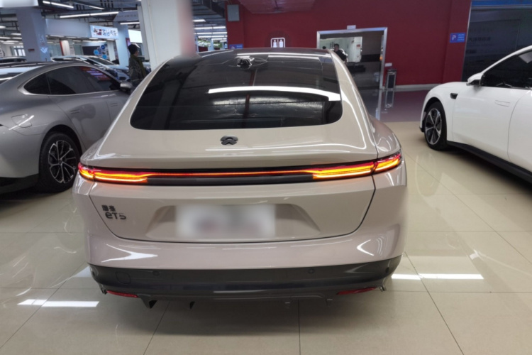 蔚来ET5 2022款 75kWh车身外观6004