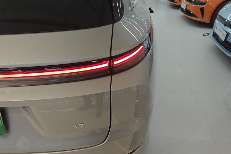 理想汽车 理想L7 2024款 Ultra车身外观6006