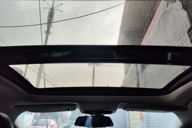 别克 君越 2016款 改款 28T 精英型中控内饰22