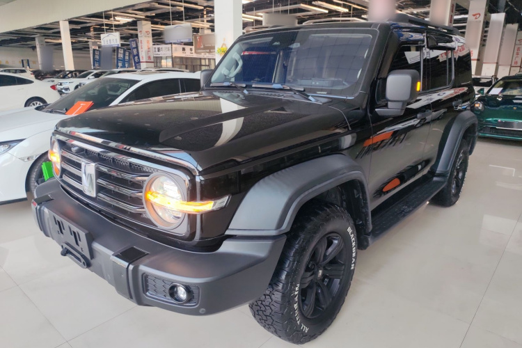 坦克300 2021款 越野版 2.0T 征服者车身外观1