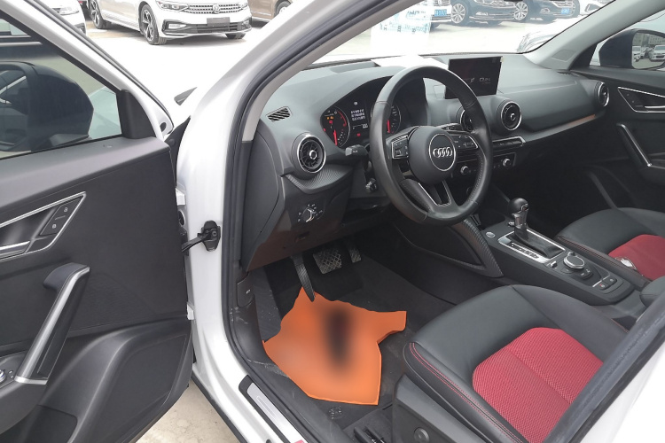 奥迪Q2L 2021款 35 TFSI 时尚动感型中控内饰20