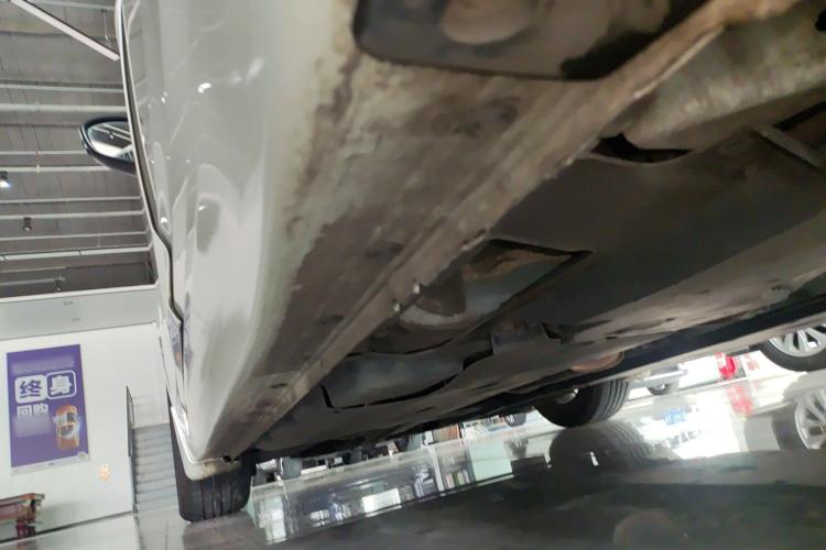 日产 轩逸 2021款 1.6L XL CVT悦享版机舱底盘30