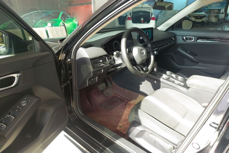 本田 思域 2023款 HATCHBACK 240TURBO CVT极跃版中控内饰7002