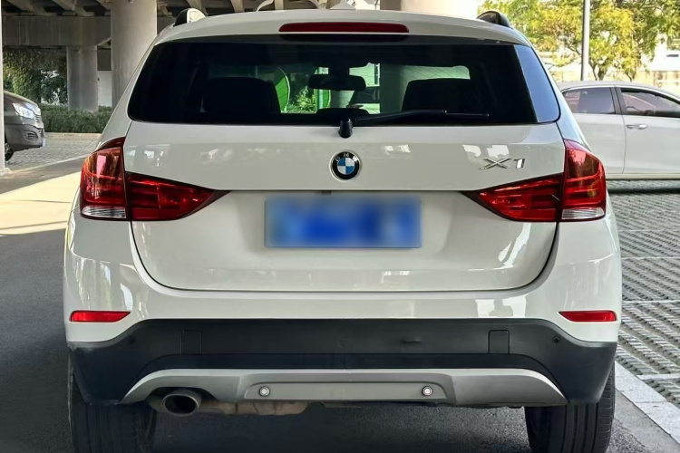 宝马X1(进口) 2012款 sDrive18i豪华型车身外观6