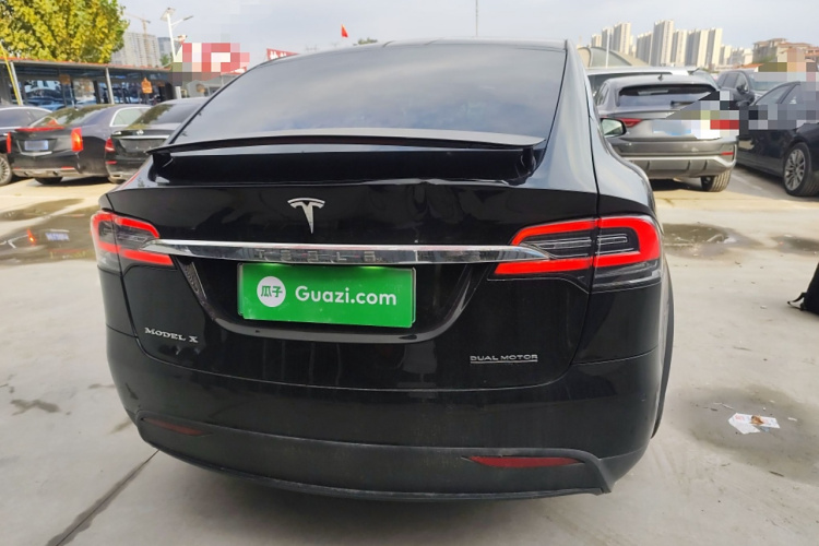 特斯拉 2016款 Model X 75D车身外观6