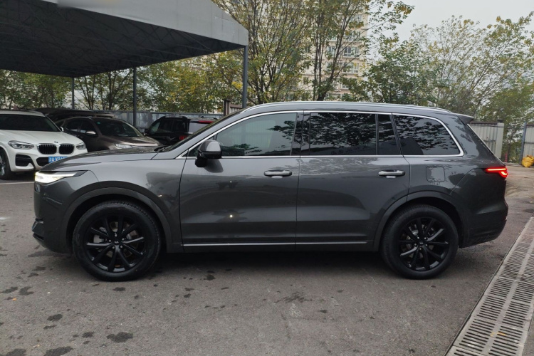 理想汽车 理想ONE 2021款 增程6座版车身外观4