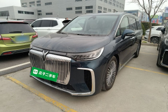 岚图汽车 岚图梦想家 2025款 PHEV 四驱旗舰鲲鹏版