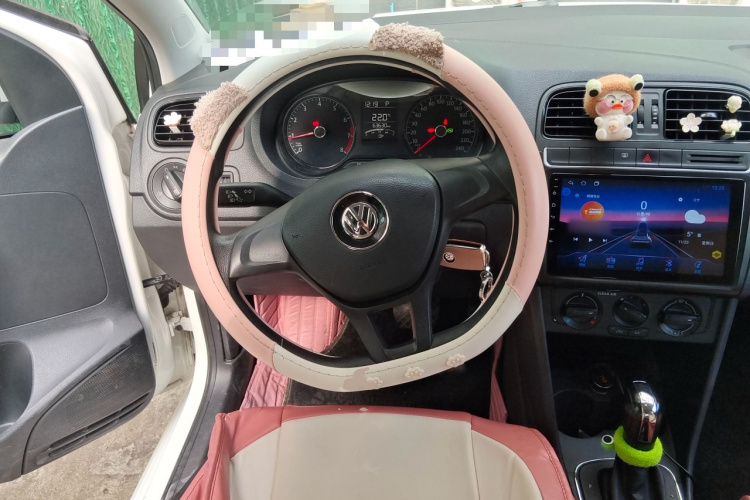 大众 Polo 2016款 1.4L 自动风尚型中控内饰13