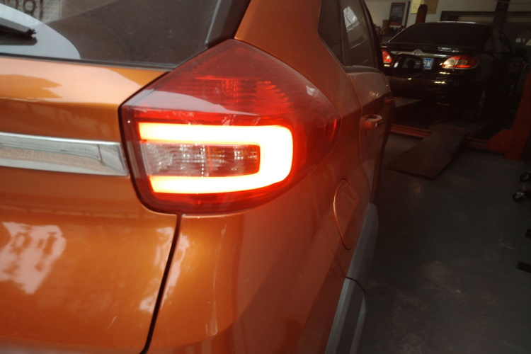 奇瑞新能源 瑞虎3xe 2018款 400 畅享版车身外观9