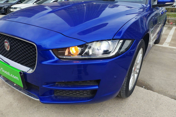 捷豹XEL 2018款 2.0T 200PS 豪华版车身外观36