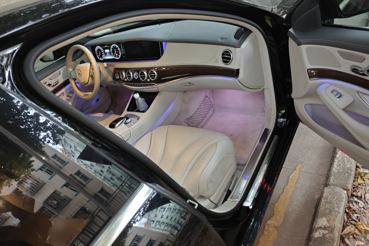 奔驰S级 2014款 S 320 L 商务型局部细节9005
