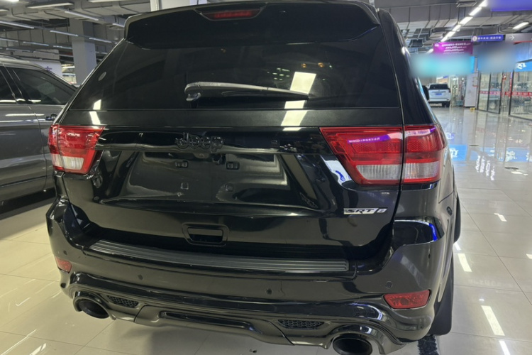 Jeep 大切诺基 SRT 2013款 6.4L SRT8 炫黑版车身外观6007