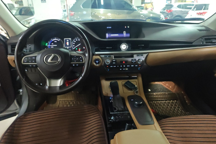 雷克萨斯ES 2015款 300h 舒适版中控内饰12