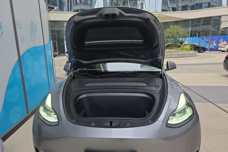 特斯拉 Model Y 2024款 长续航全轮驱动版机舱底盘24