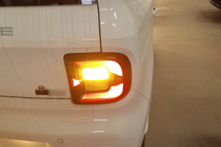 吉利银河 2024款 熊猫mini 200km 耐力熊车身外观9