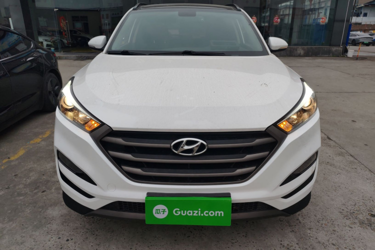 现代 途胜 2015款 1.6T 双离合两驱智能型车身外观2