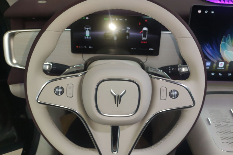 岚图汽车 岚图知音 2025款 四驱乾崑版中控内饰13