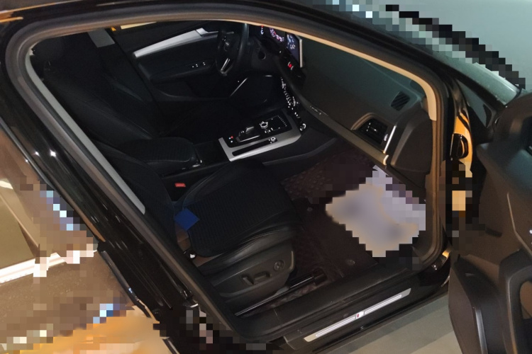 奥迪Q5L 2020款 改款 40 TFSI 荣享时尚型局部细节9005