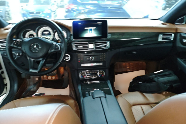 奔驰CLS 2016款 CLS 260 逸彩版中控内饰7002