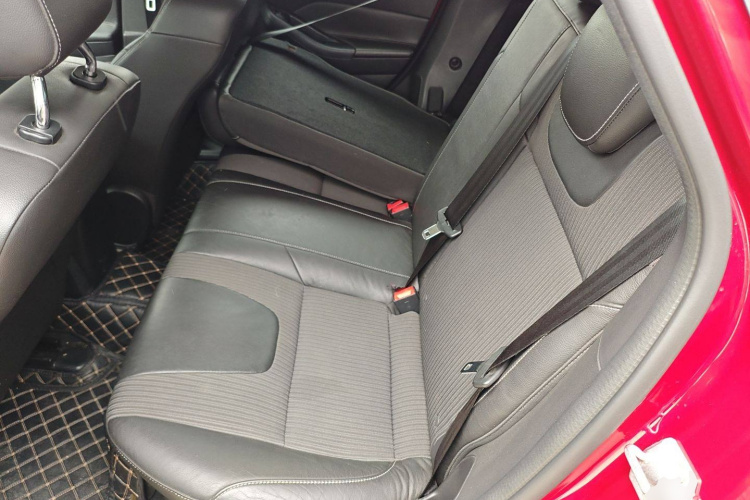 福特 福克斯 2012款 两厢 1.6L 手动风尚型中控内饰7004