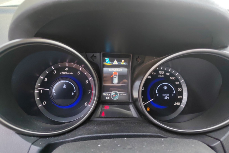 长安CS75 2014款 2.0L 手动豪华型 国V局部细节14