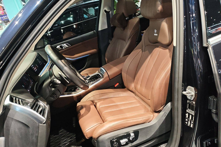 宝马X5(进口) 2021款 改款 xDrive40i 尊享型 M运动套装中控内饰19