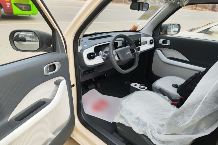 吉利银河 熊猫 2025款 210km 元气熊中控内饰7003