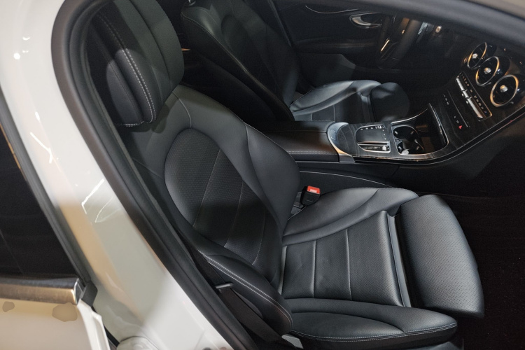 奔驰C级 2019款 改款 C 260 L 运动版局部细节41