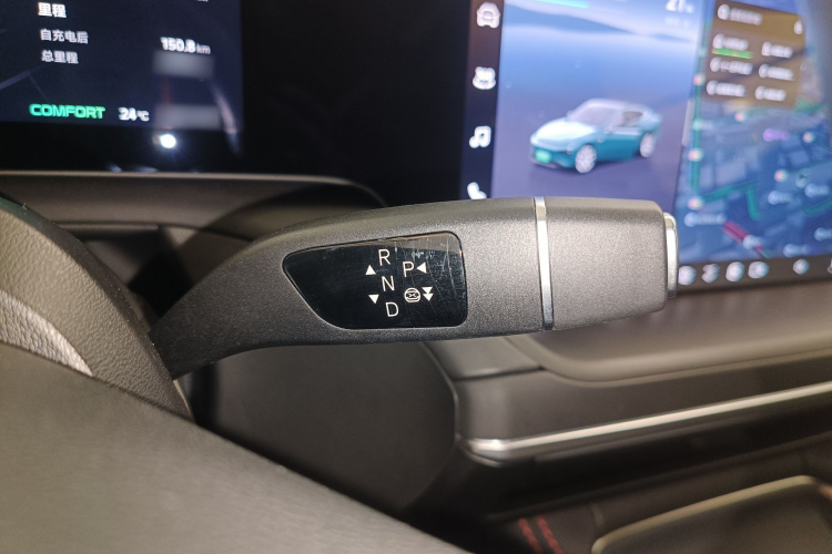 小鹏P7 2023款 P7i 702 Pro局部细节18