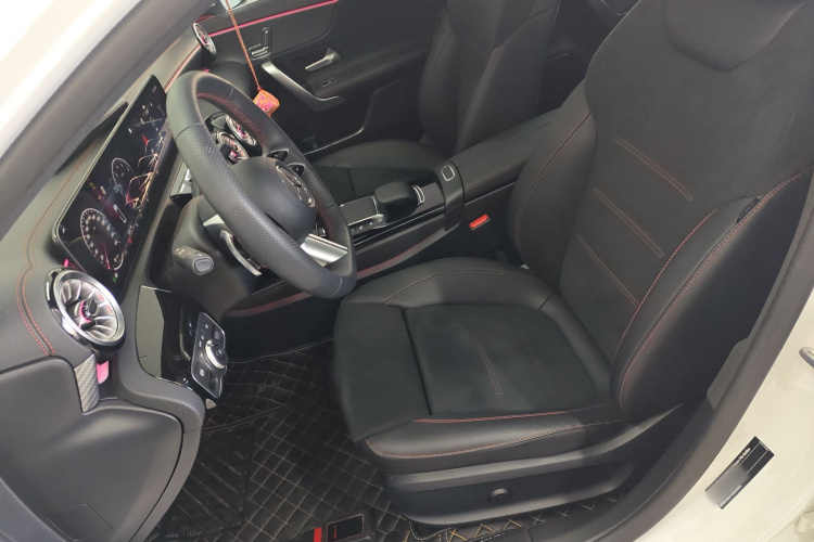 奔驰A级 2023款 A 200 L 时尚型中控内饰19