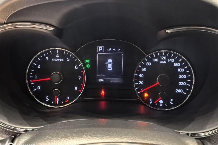 起亚K3 2016款 1.6L 自动GL中控内饰7004