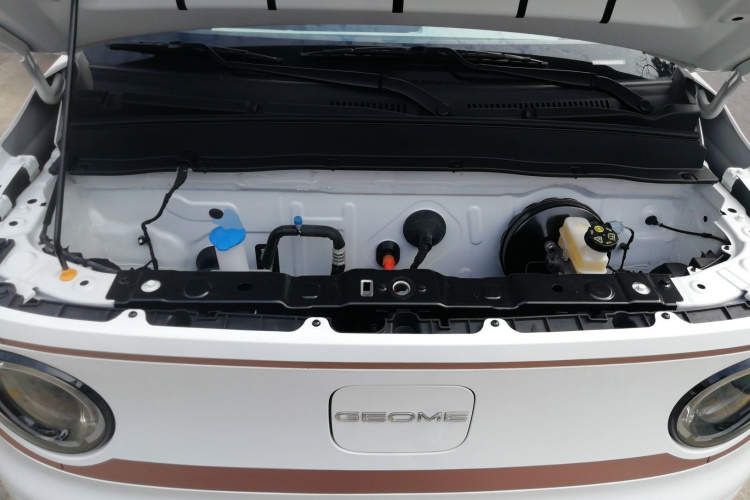 吉利银河 2024款 熊猫mini 200km 耐力熊机舱底盘24