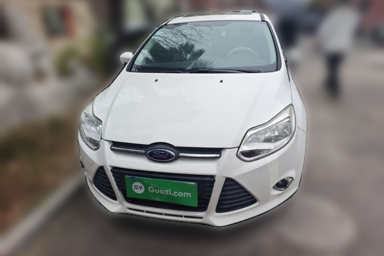 福特 福克斯 2012款 三厢 1.6L 自动风尚型车身外观6001