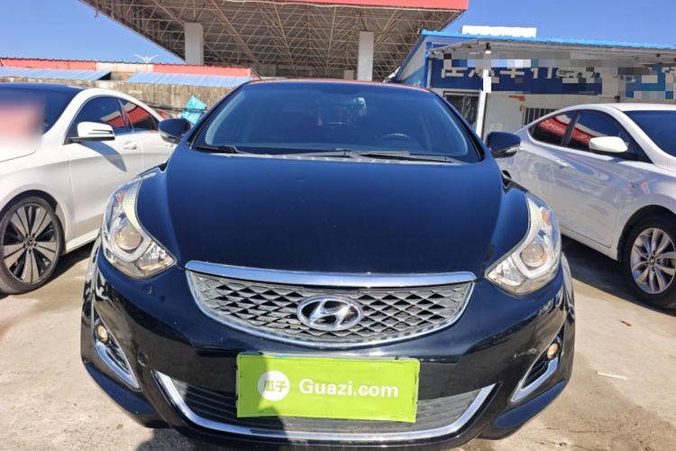 现代 朗动 2016款 1.6L 自动尊贵型车身外观2