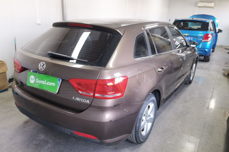 大众 朗行 2013款 1.6L 自动风尚型车身外观7