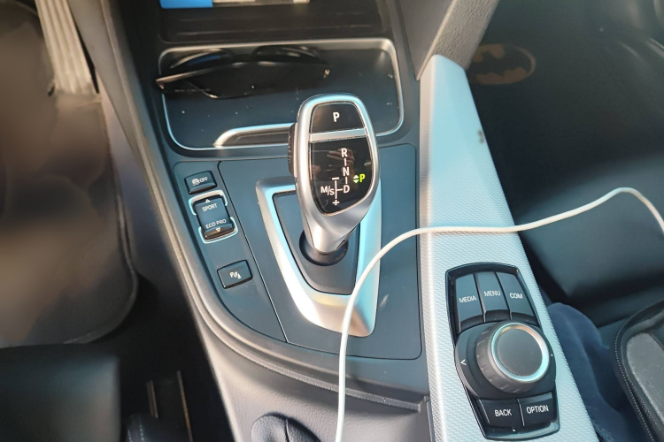 宝马3系 2019款 320i M运动套装局部细节18