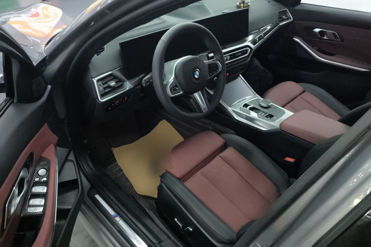 宝马3系 2024款 330i M运动曜夜套装中控内饰20