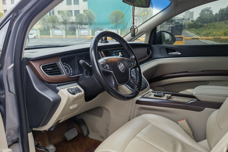 别克GL8 2018款 28T 豪华型 国VI局部细节19