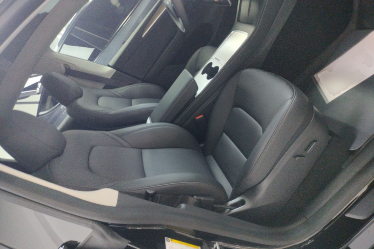 特斯拉 Model Y 2022款 改款 长续航全轮驱动版局部细节41