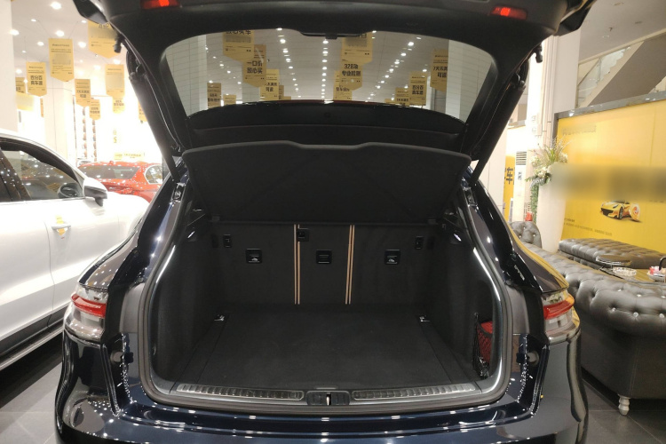 保时捷 2023款 Macan 2.0T中控内饰23