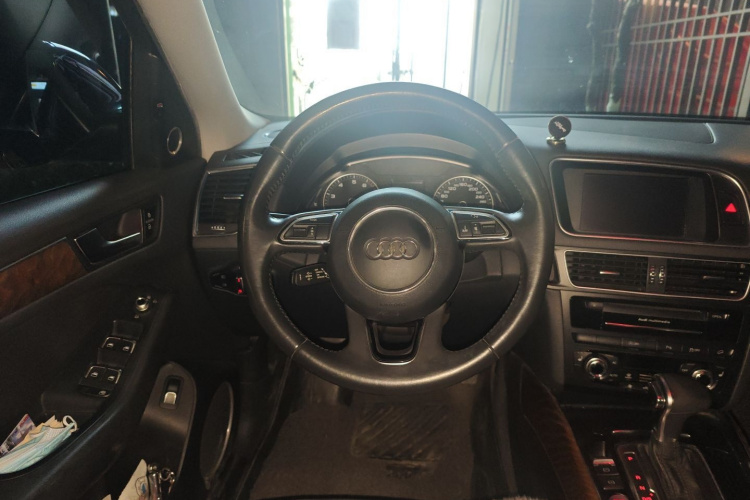 奥迪Q5 2013款 40 TFSI 舒适型中控内饰13